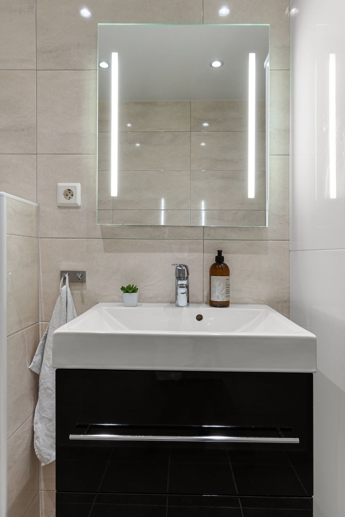 Illuminated bathroom mirror lighting - IP ratings for wet areas